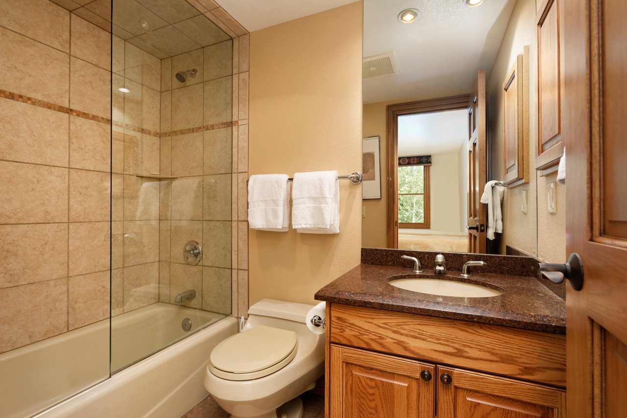 425 Wood Road, Unit 8