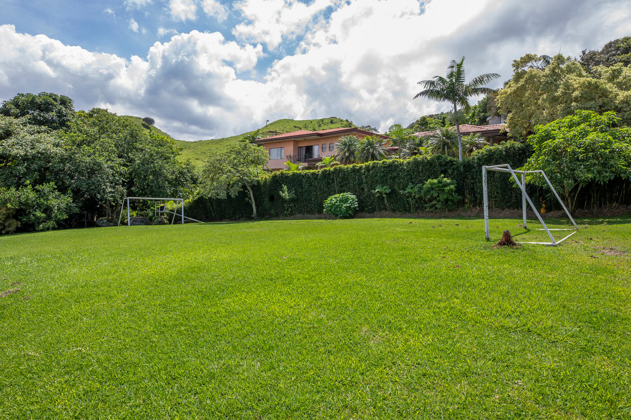 Panoramic View Mountain Estate, Ciudad Colon, San Jose