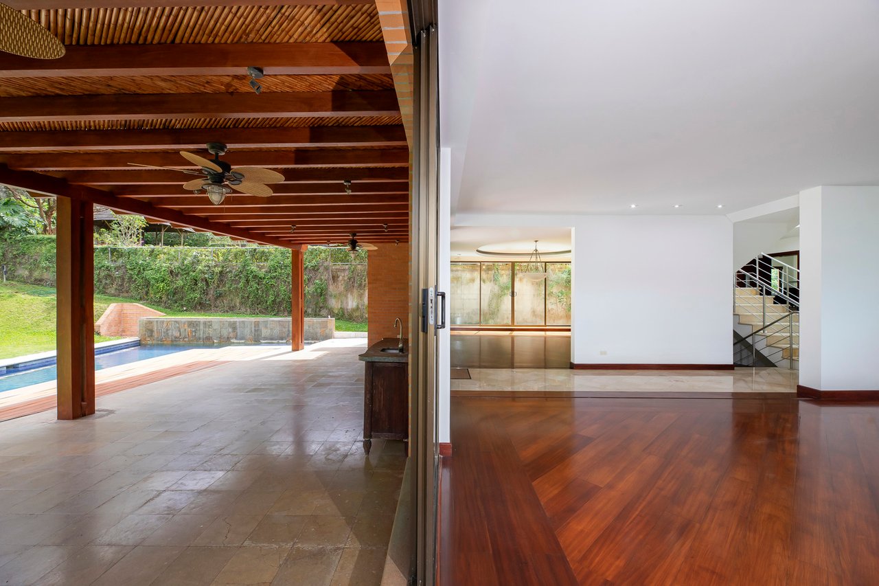 Terrace View Colonial Home, Escazu, San Jose