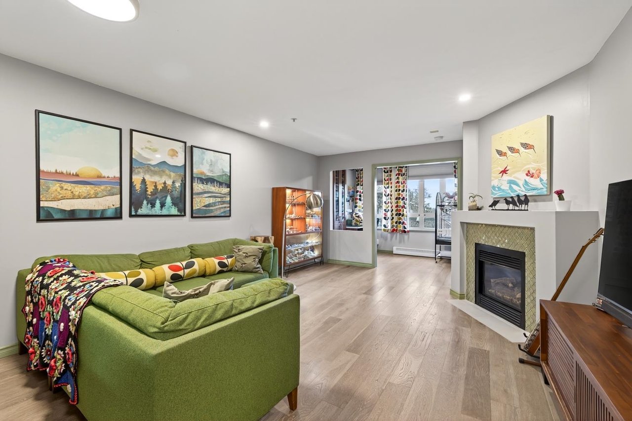 308-1688 E 4th Ave
