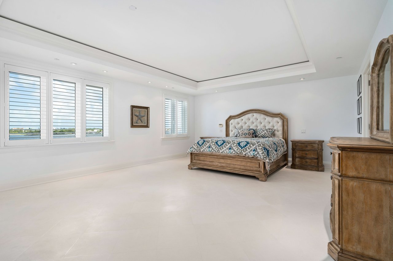 THE LOWER PENTHOUSE AT THE OCEAN CLUB RESIDENCES