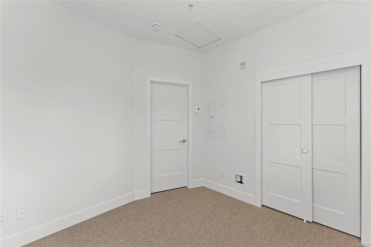 302B-1224 Richardson St, Victoria