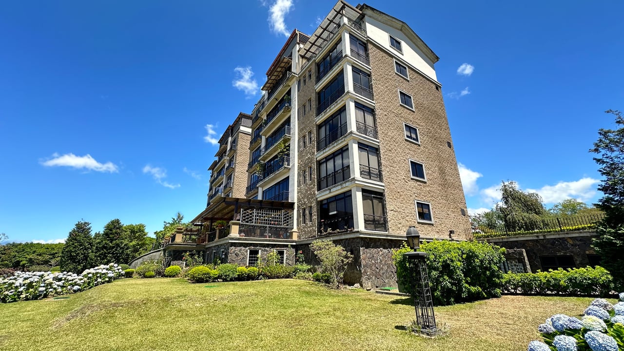 Colonial Luxury Tower Condo, Curridabat, San Jose