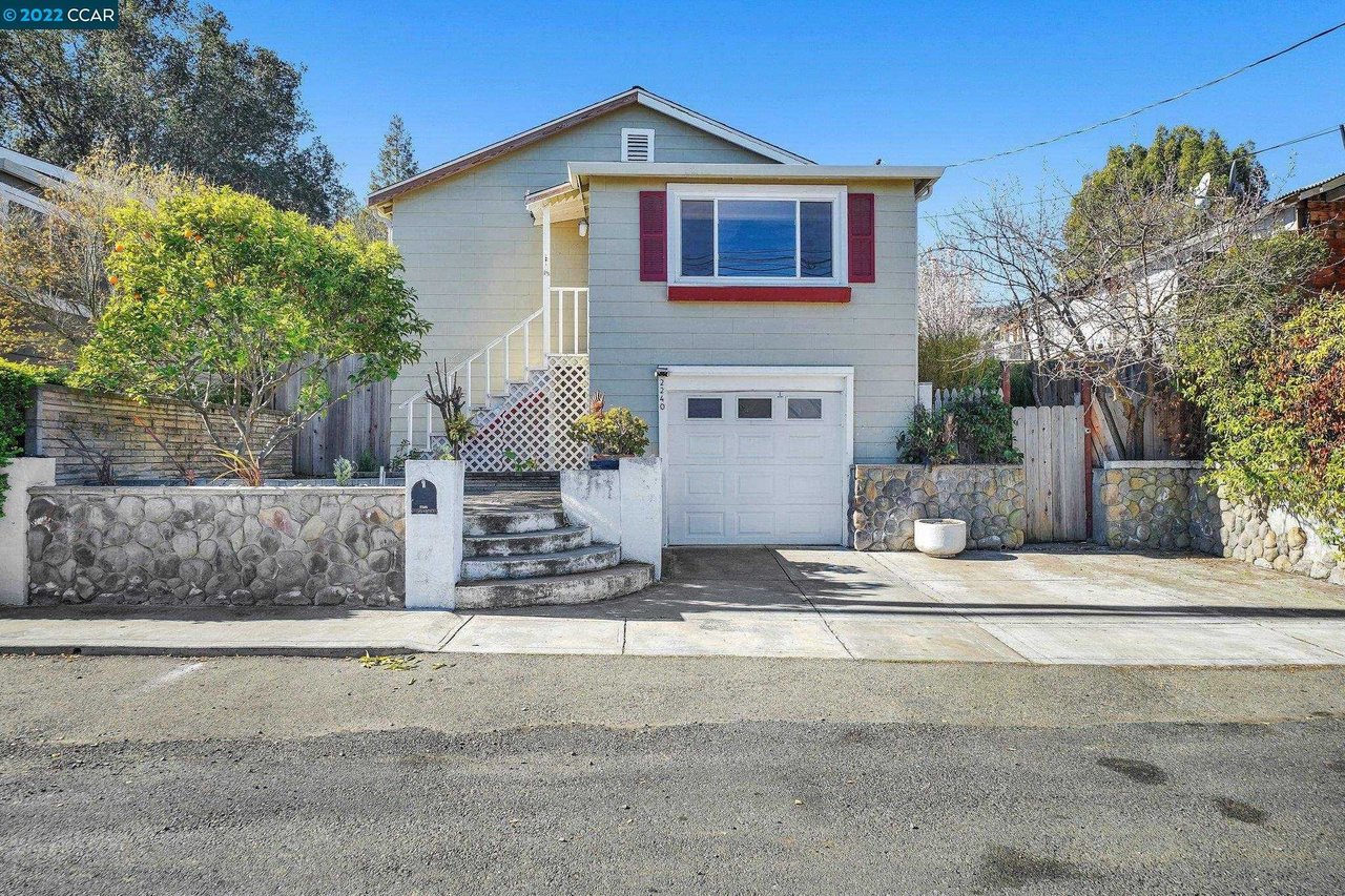 2240 Monterey Ave