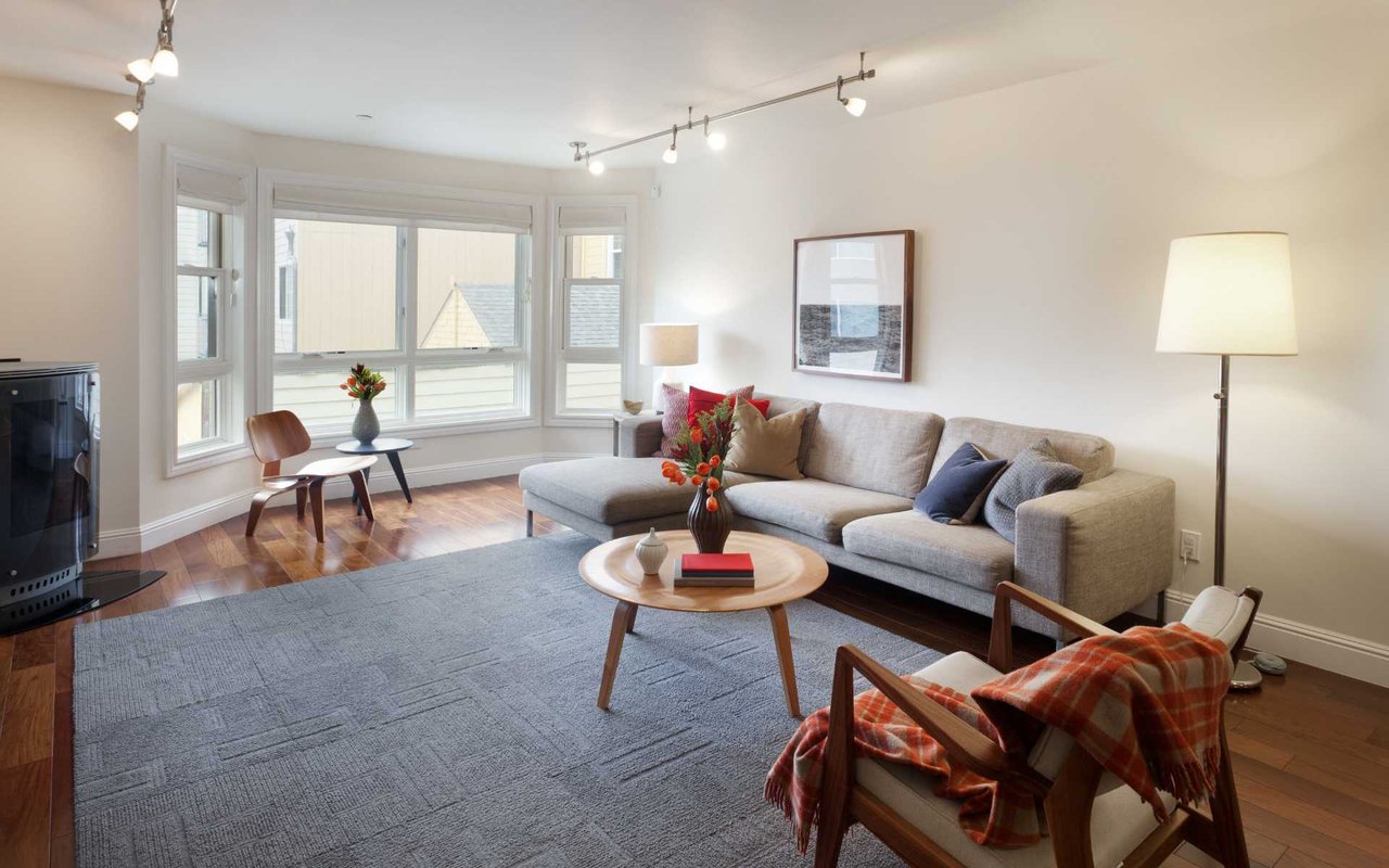 2443 CLEMENT ST, #4