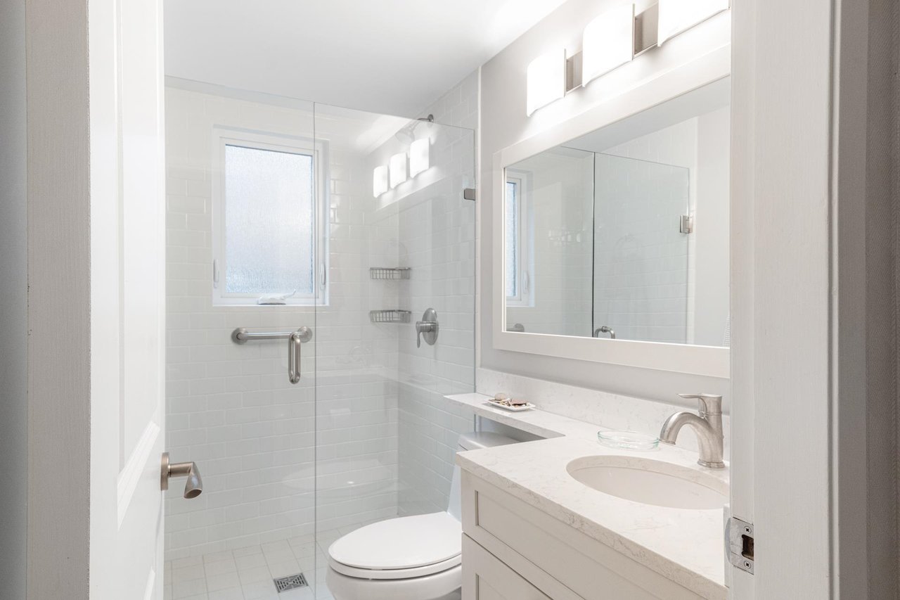 1760 Medwin Pl