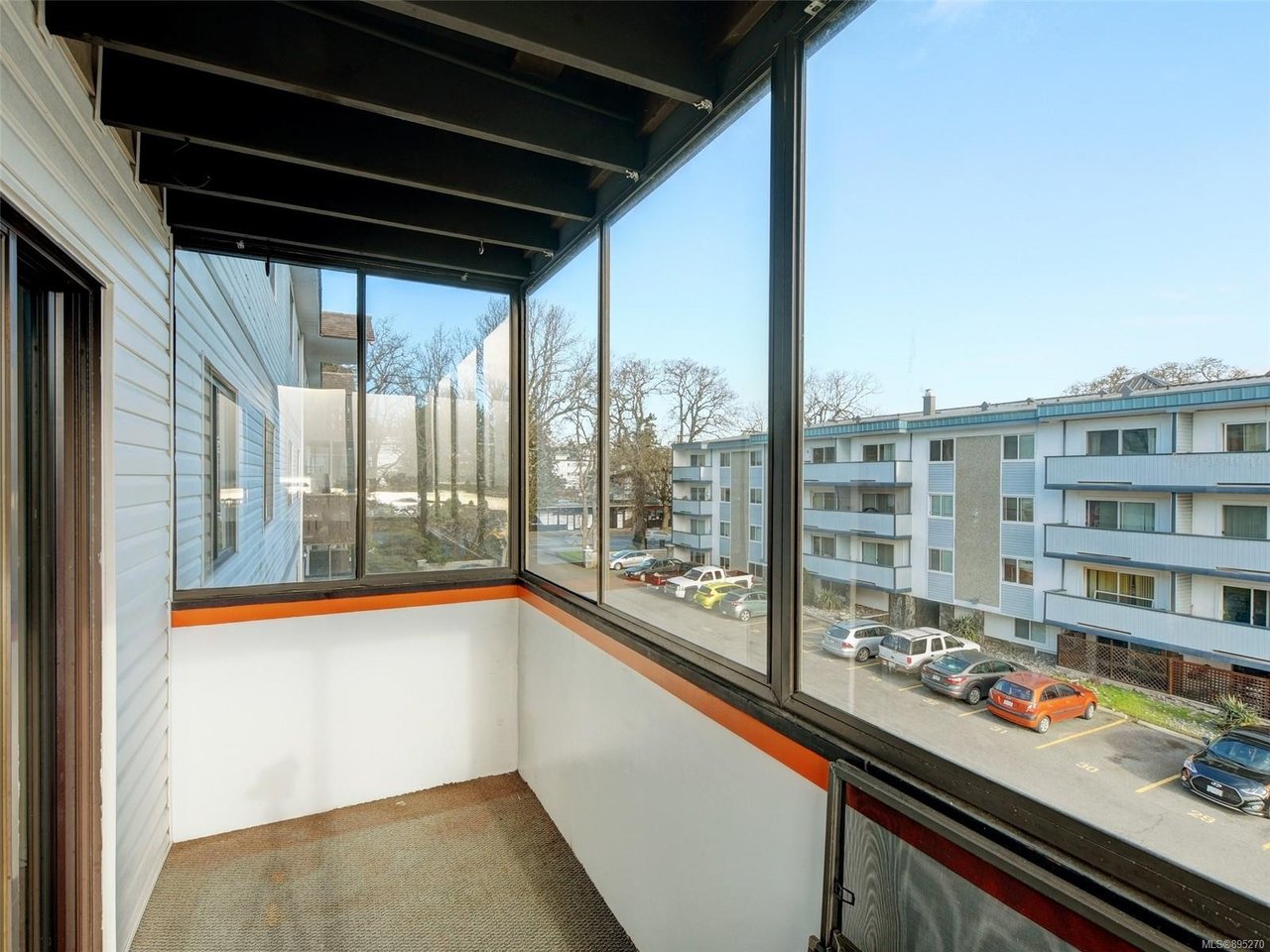 302-929 Esquimalt Rd, Esquimalt
