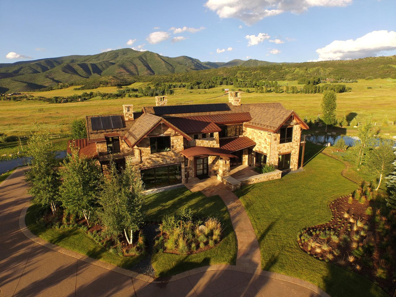 Ultimate in Style and Convenience in Aspen 