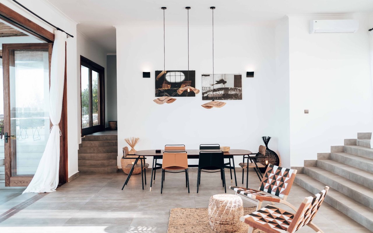 IS THAT FIXER UPPER A DREAM HOME OR A MONEY PIT? 5 MAJOR WARNING SIGNS TO HELP YOU FIND OUT