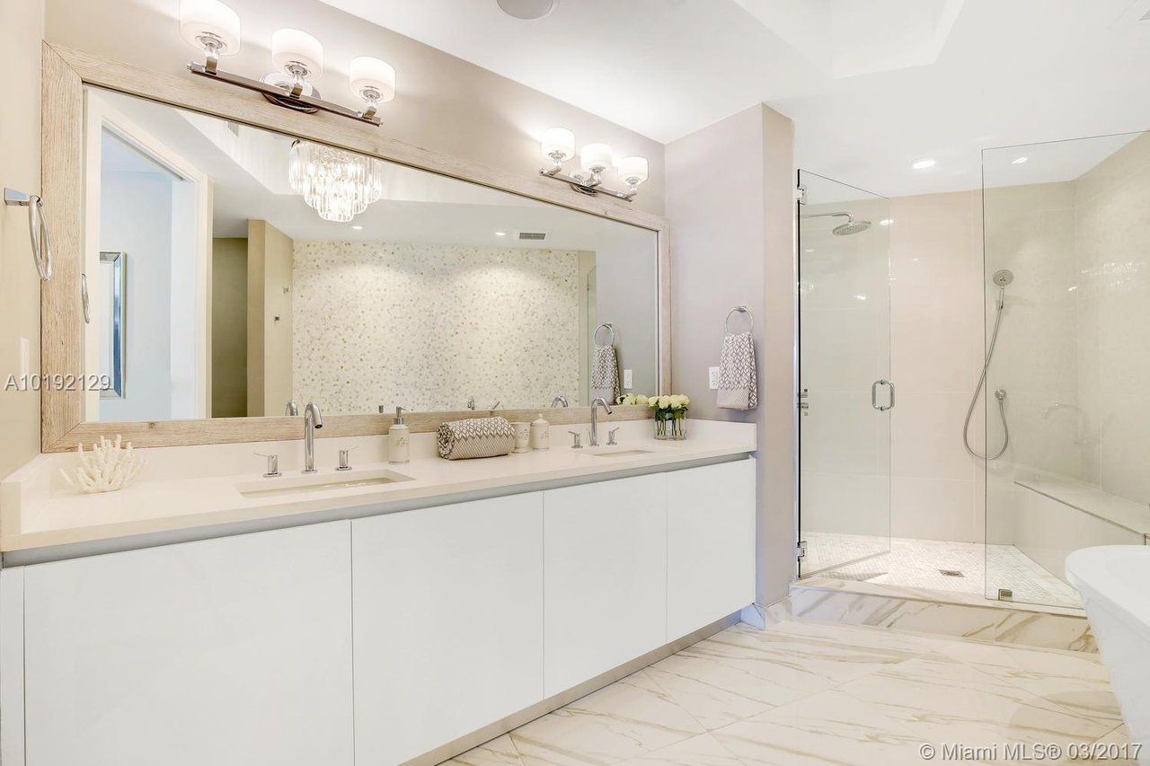 1200 Hillsboro Mile, #1206