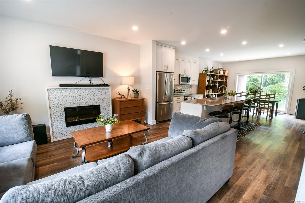 16-625 Hellesen Dr
