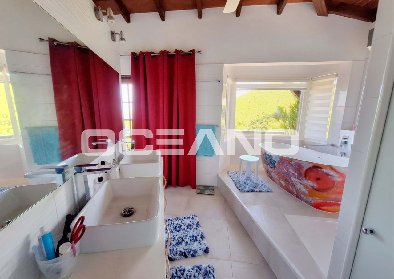 Villa 5 bedrooms with exceptional panoramic view + studio