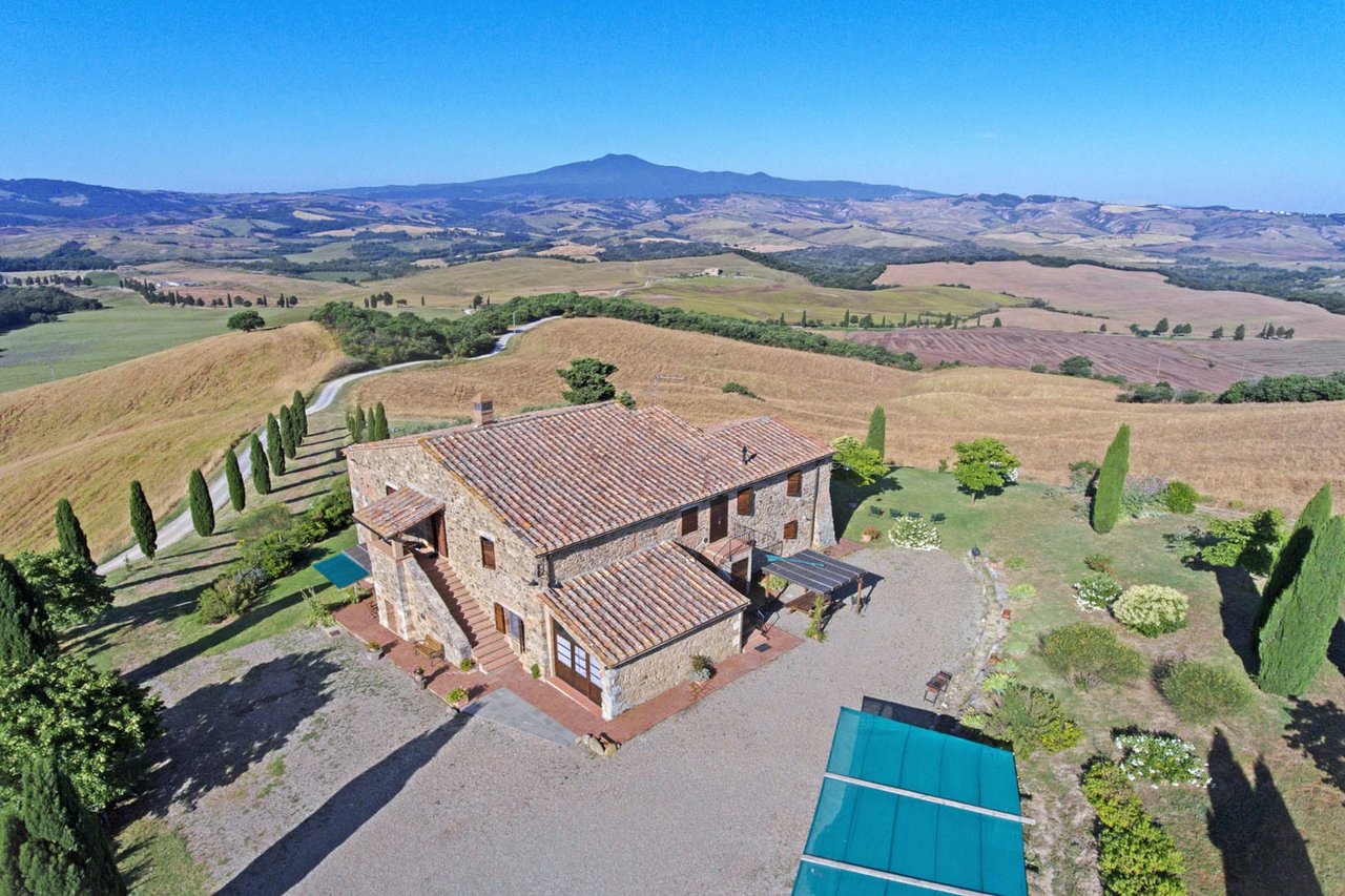 TENUTA IL GRANO “Charming Panoramic Farmhouse For Sale in Val d'Orcia”