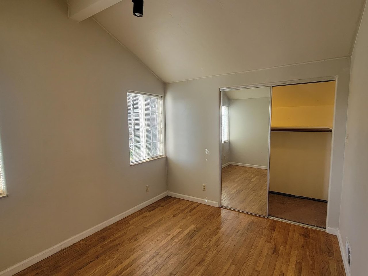 1305 Funston Ave
