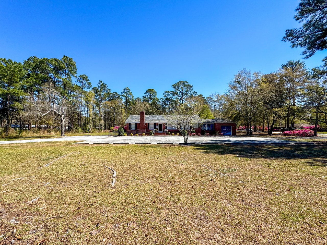 1102 N Columbia (HWY 21) Avenue