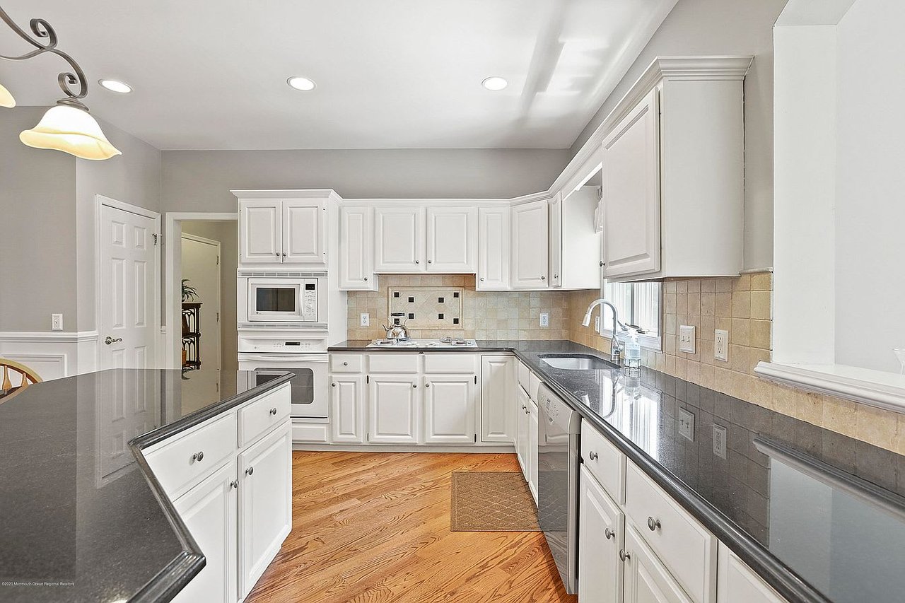81 Sheffield Dr