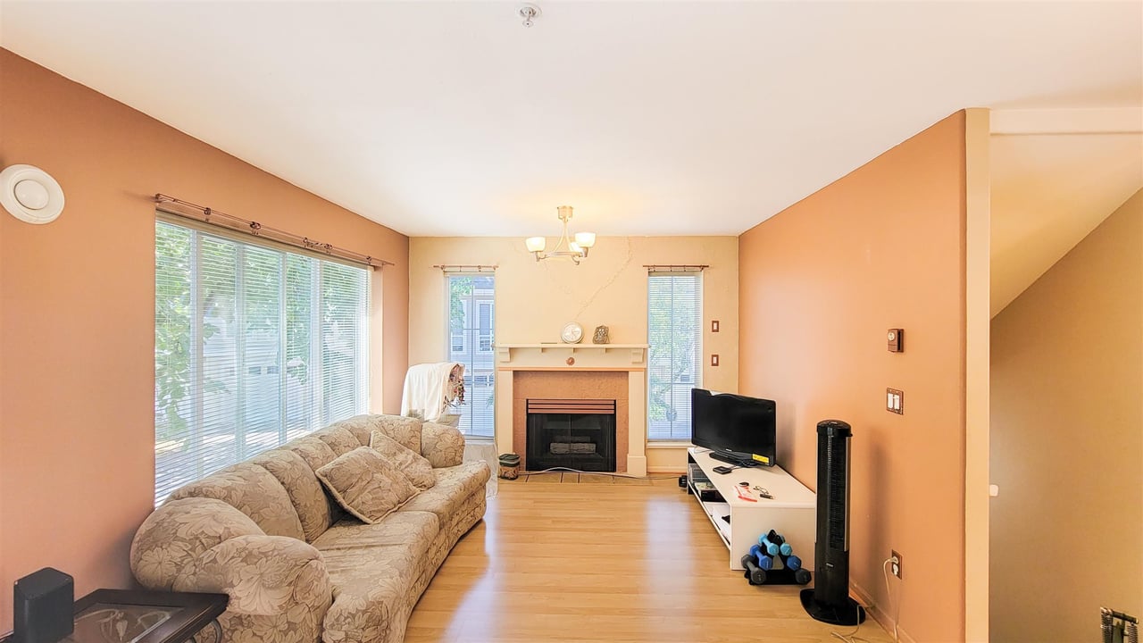 29-8930 Walnut Grove Dr