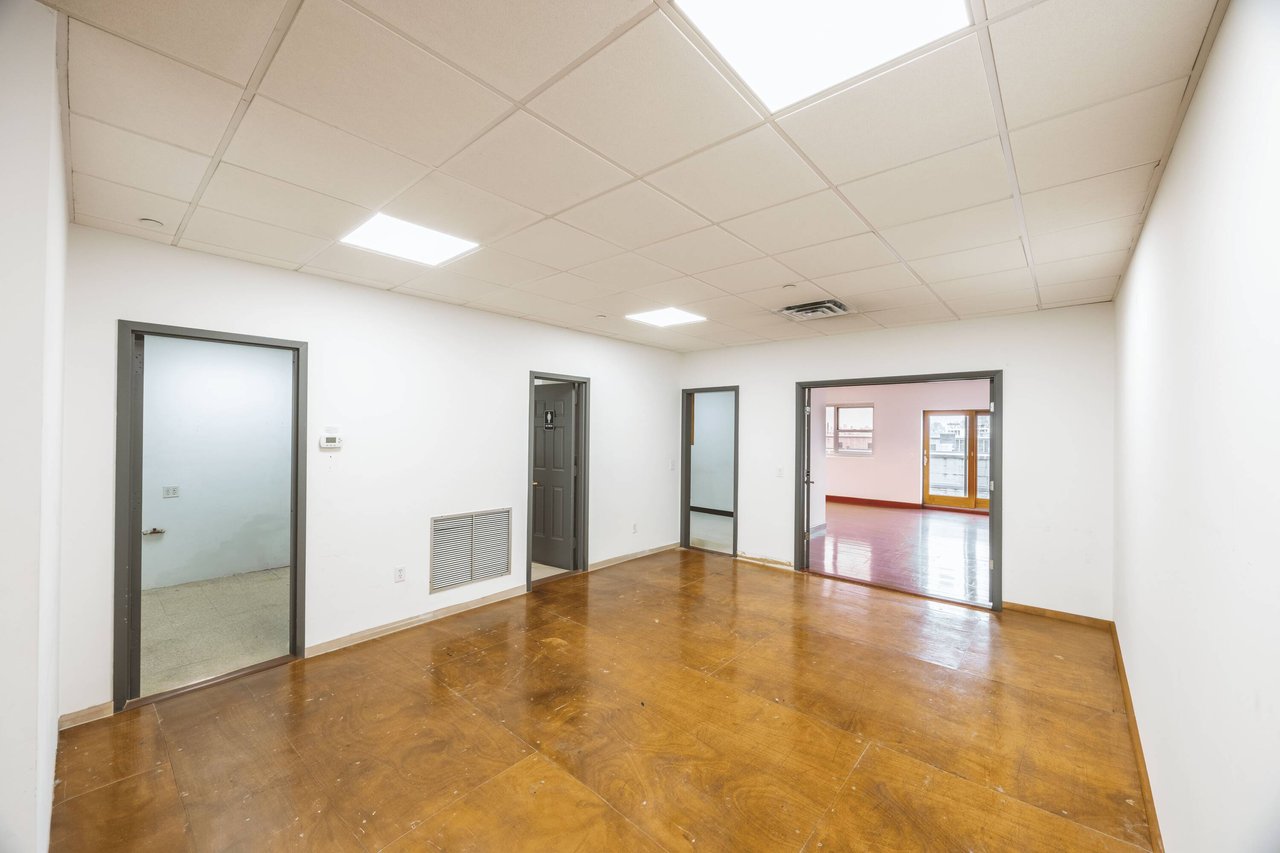 58 -48/46 59th - Office