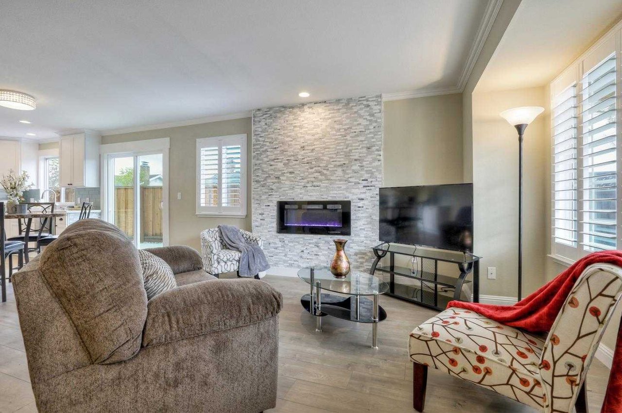 1739 Branham LN