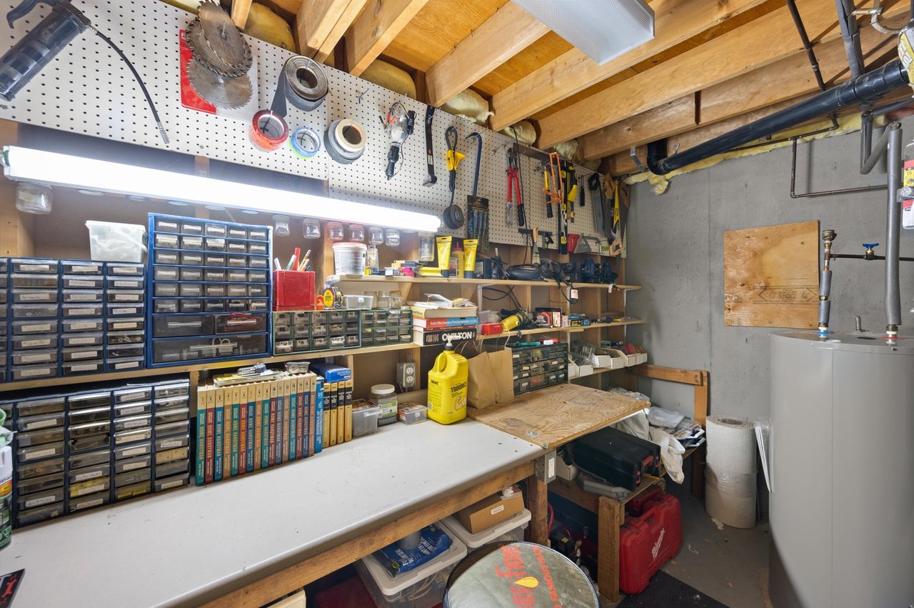 24-2830 W Bourquin Cres