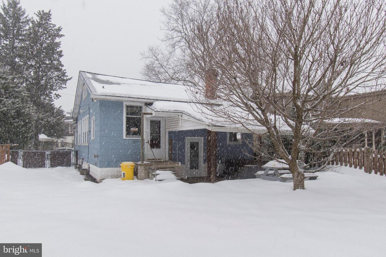 52 WEISS AVE