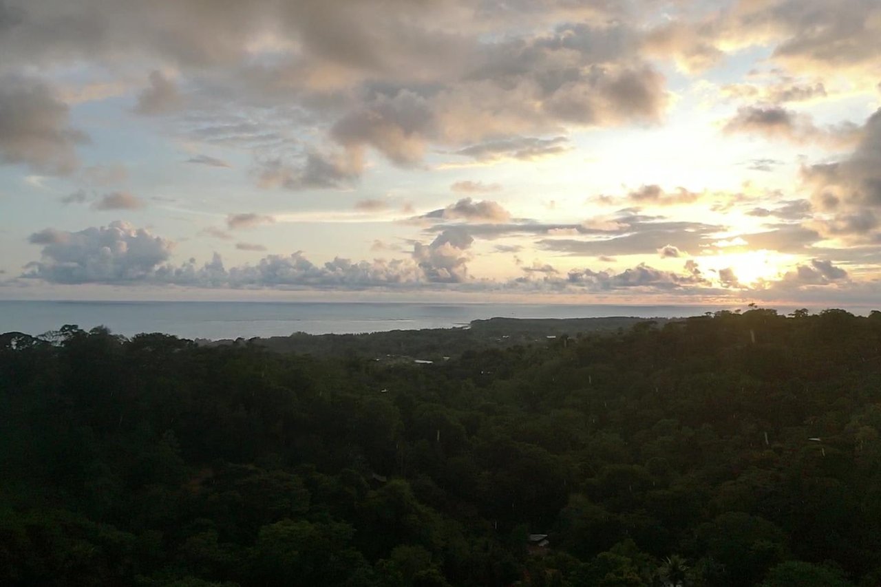 Prime Ocean and Whale tail View Development Land In Uvita