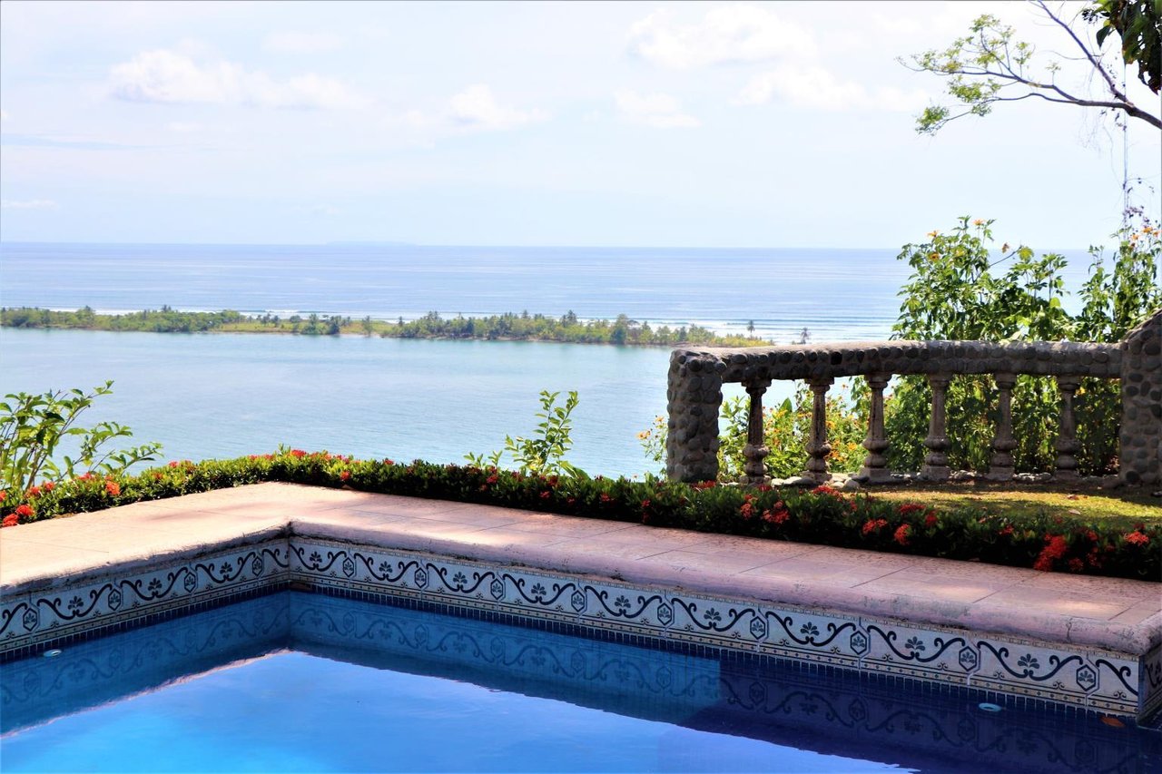 Iconic Eco-lodge With Outstanding Ocean, Sunset, and Mountain Views