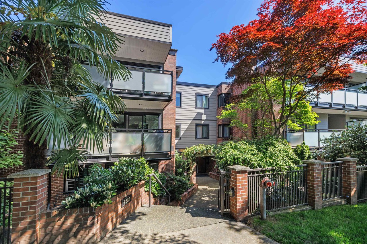301-2255 York Ave