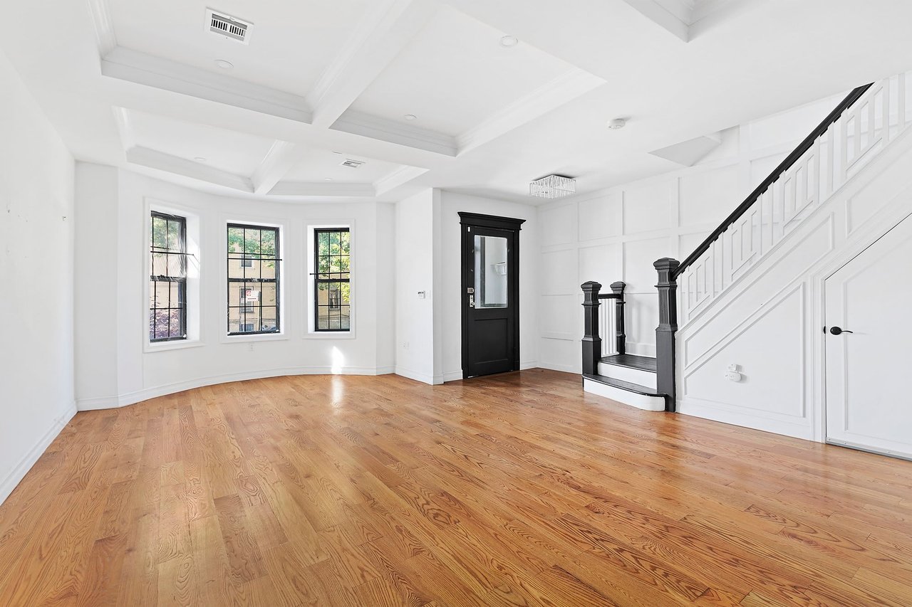3121 Beverley Rd
