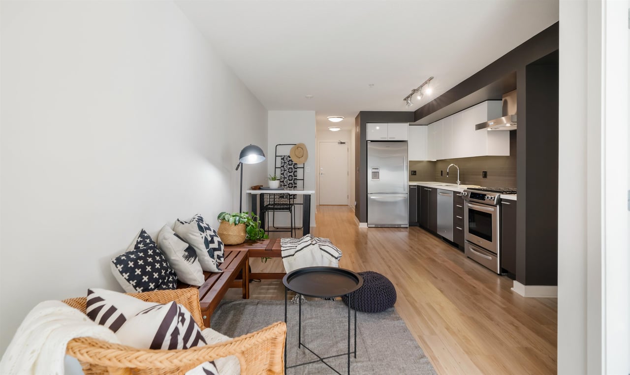 315-2888 E 2nd Ave