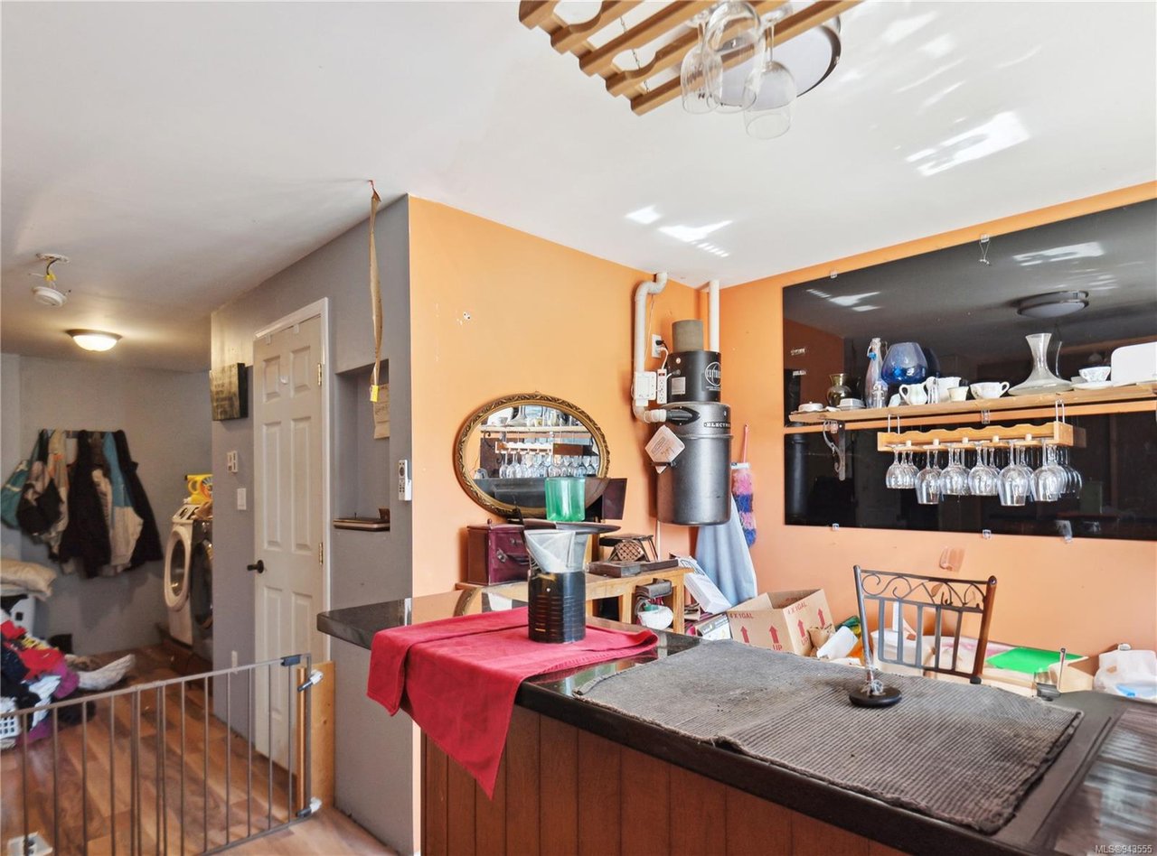 305 Lake Park Rd, Lake Cowichan