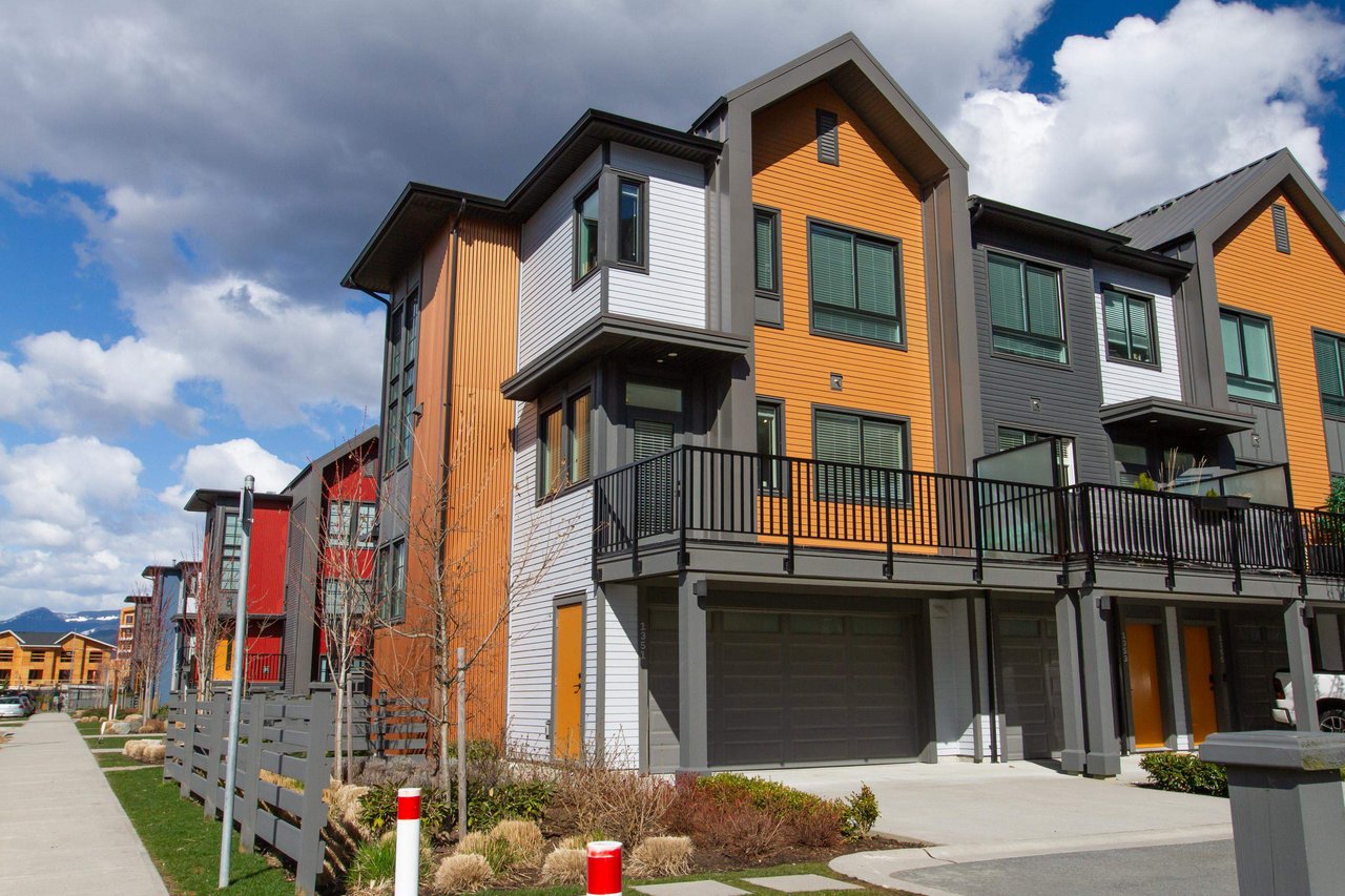 1351 Peakside Pl