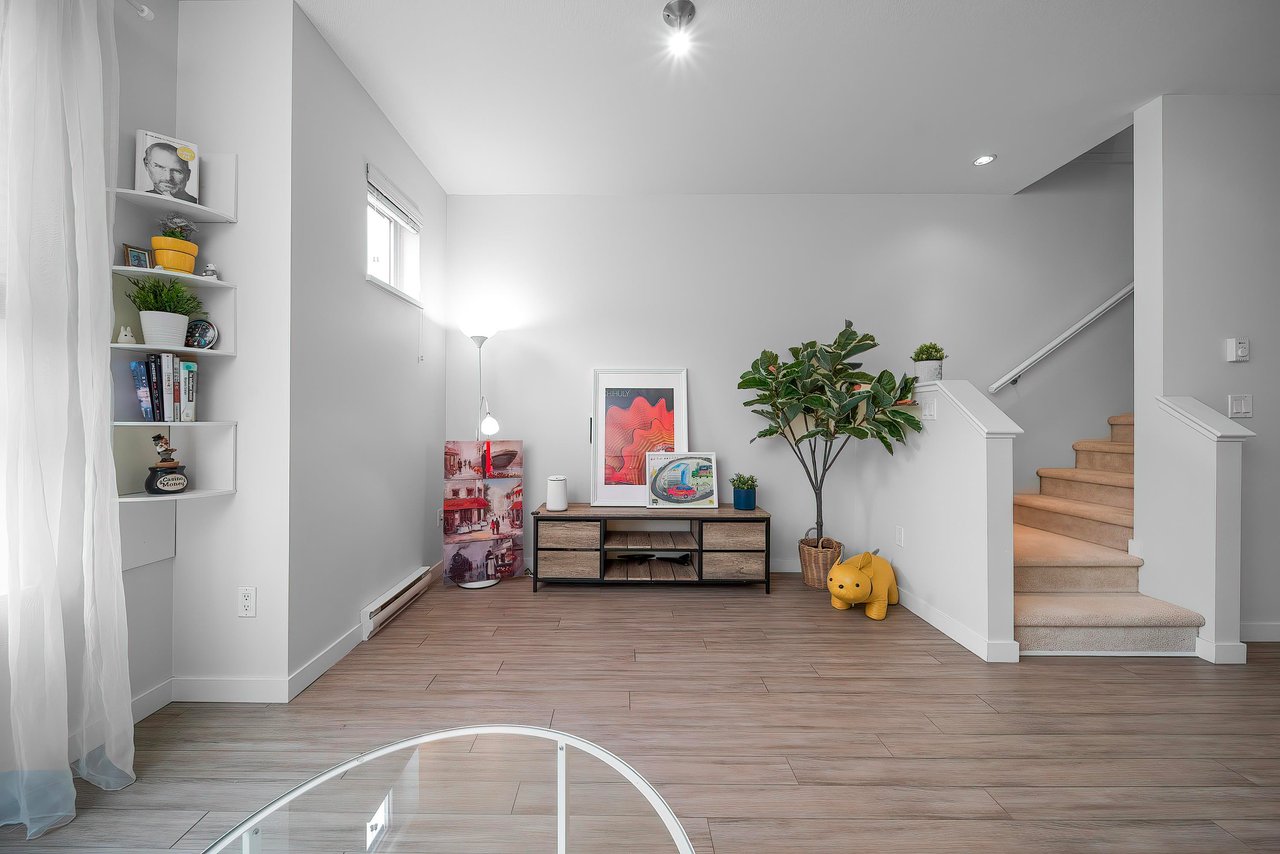 79-10489 Delsom Cres Cres