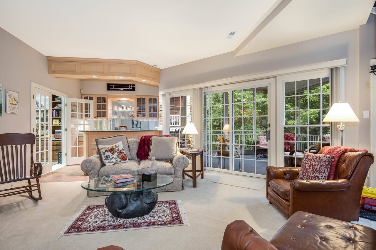 Simple Villa Living in Chesterfield