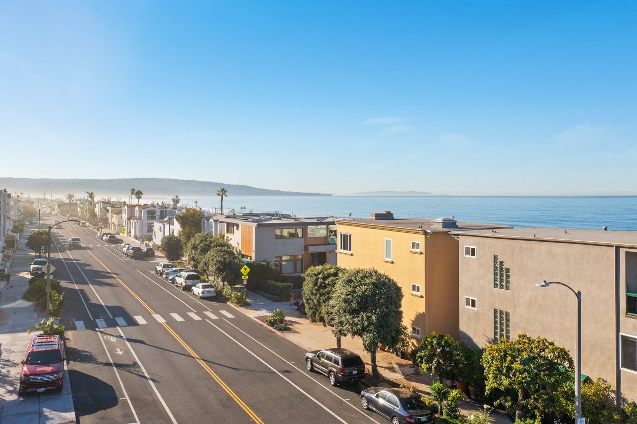 Charming Manhattan Beach Cottage