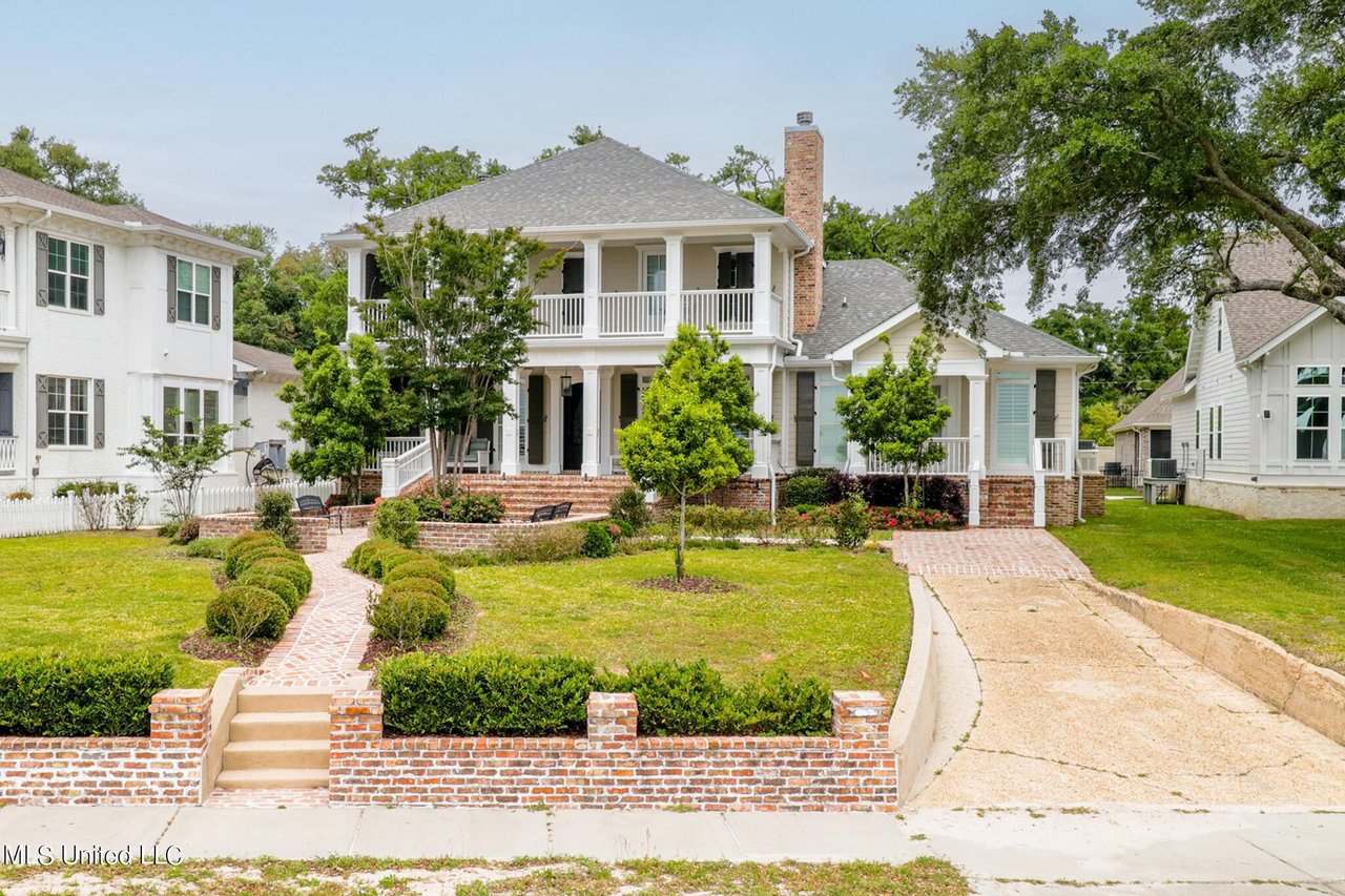 1108 E Beach Blvd