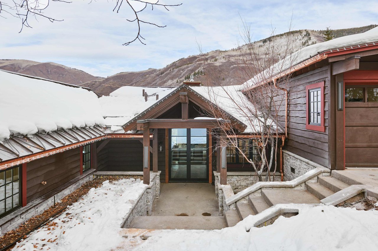  Chic Mountain Luxury Home in Aspen. 