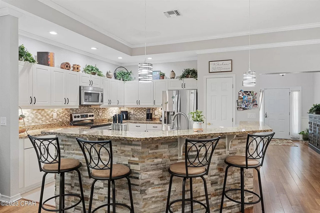 200 MIDDLEBURG Drive