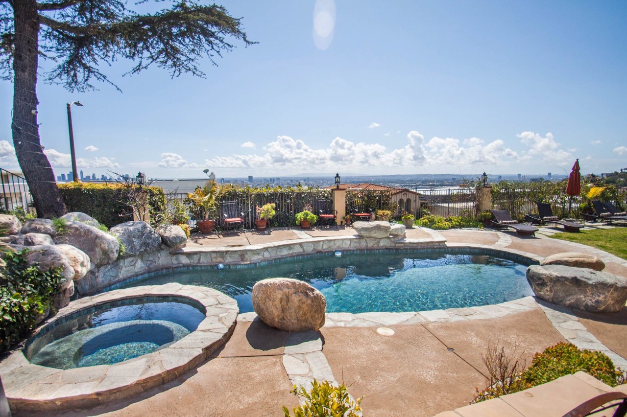 Spanish Colonial Villa In Los Feliz Estates