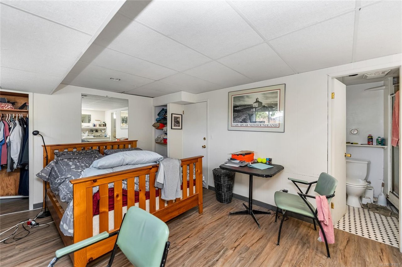 3938 Marjean Pl