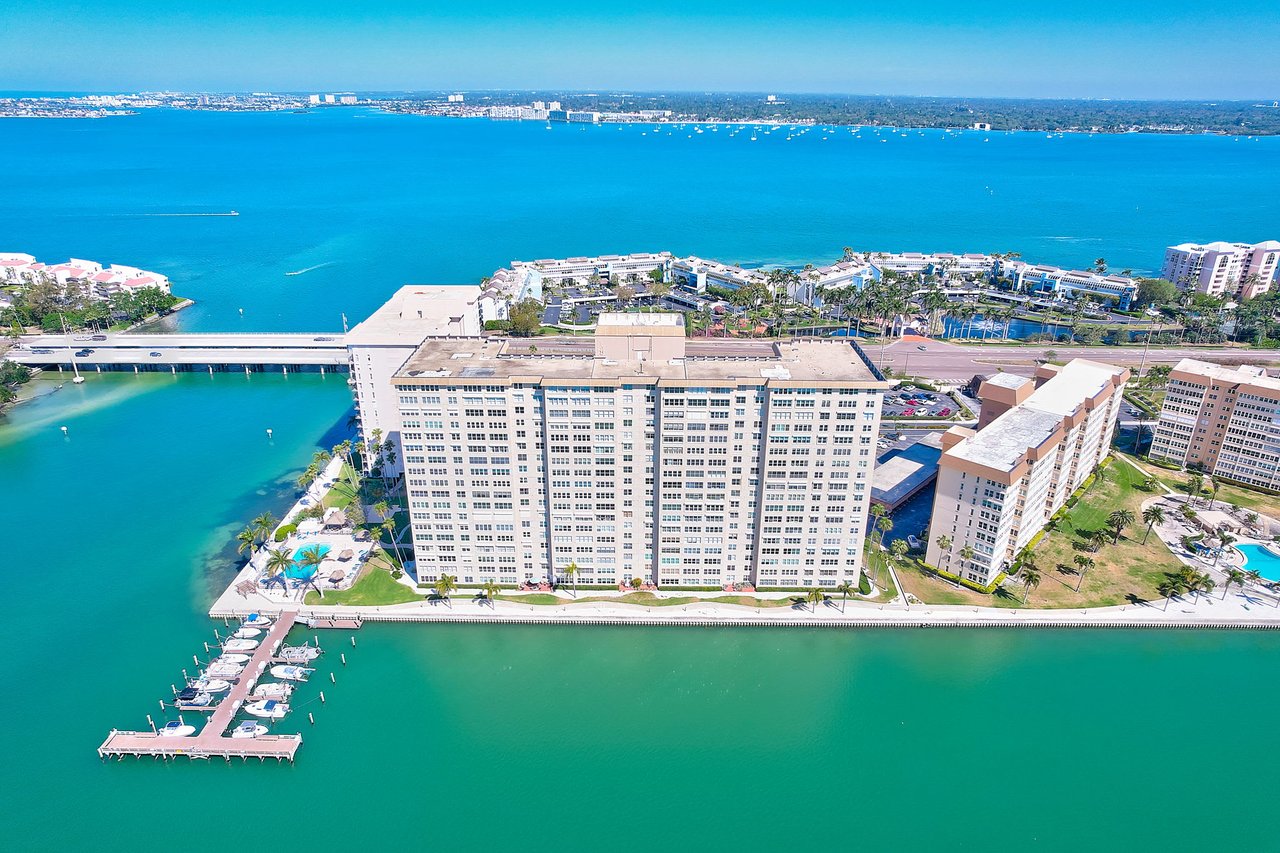 5200 Brittany Dr S, #804, St Petersburg, FL 33715