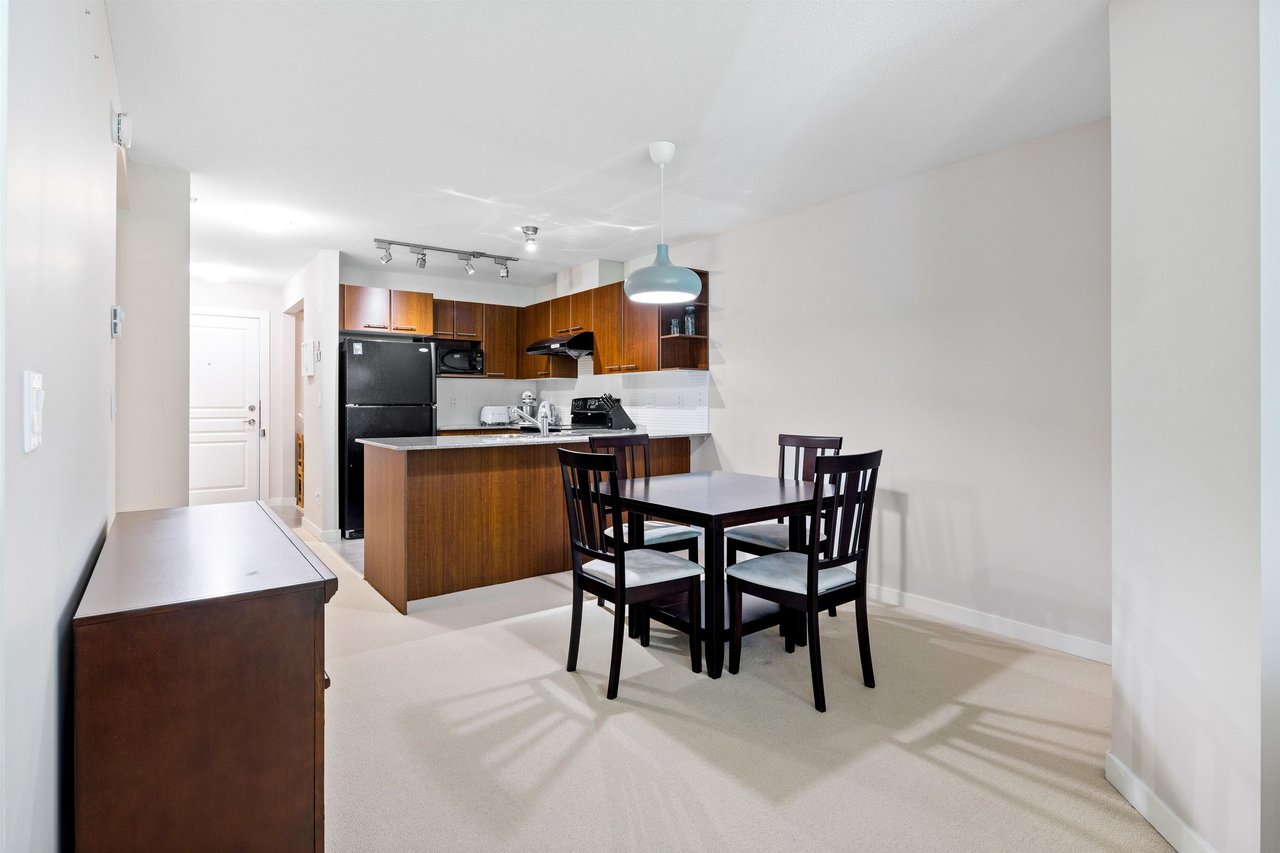 403-4833 Brentwood Dr