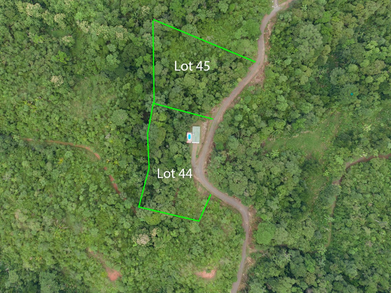  Affordable & Charming 1 bedroom Villa with Pool in gated community, immersed in the rainforest close to Quepos  