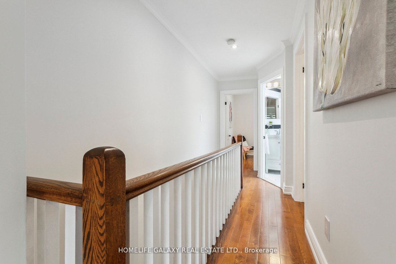 16 Jerome St