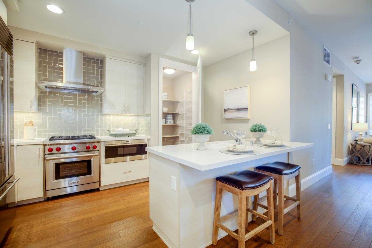 86 3rd St 202
