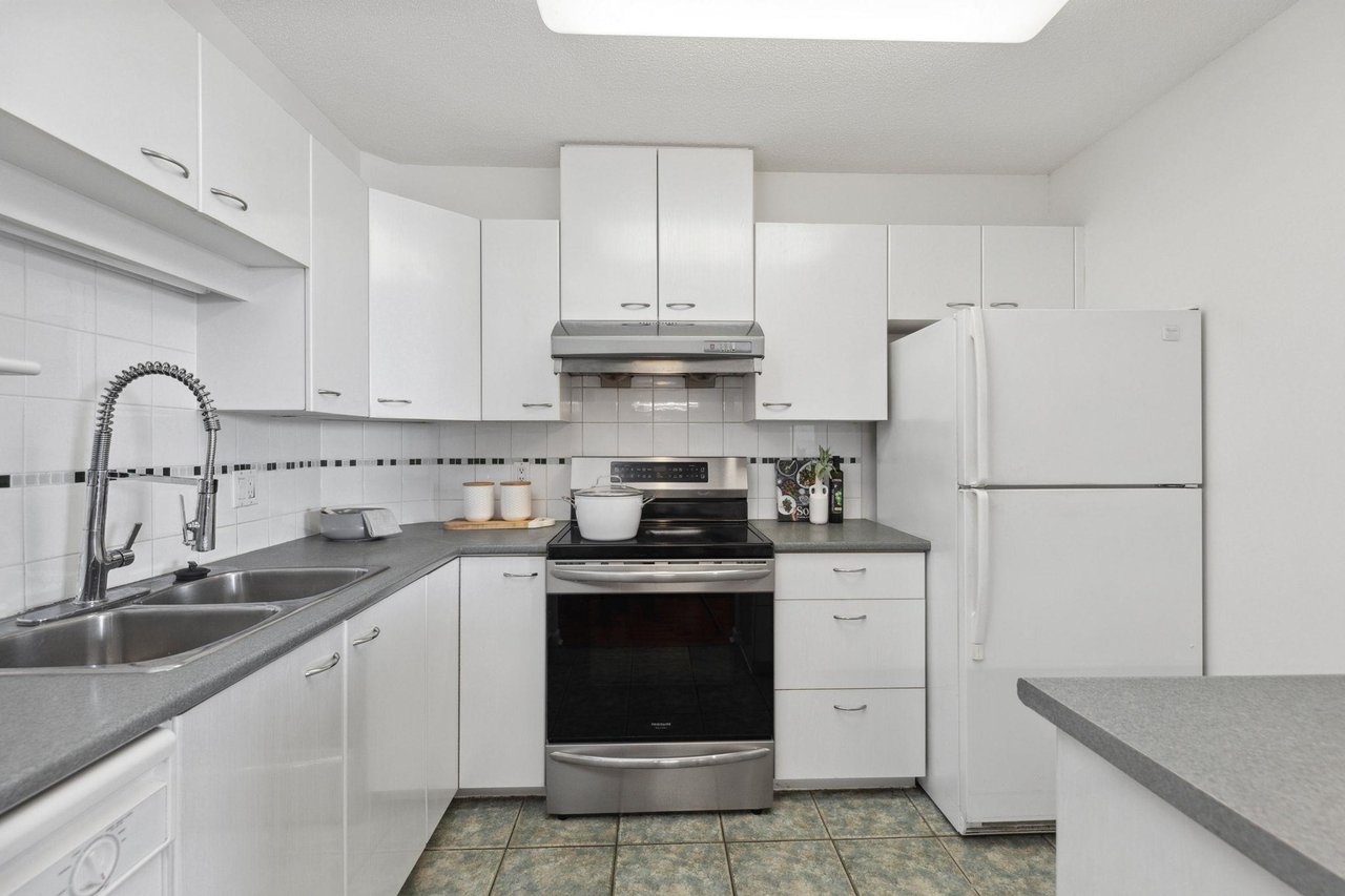 803-4425 Halifax Street, Burnaby