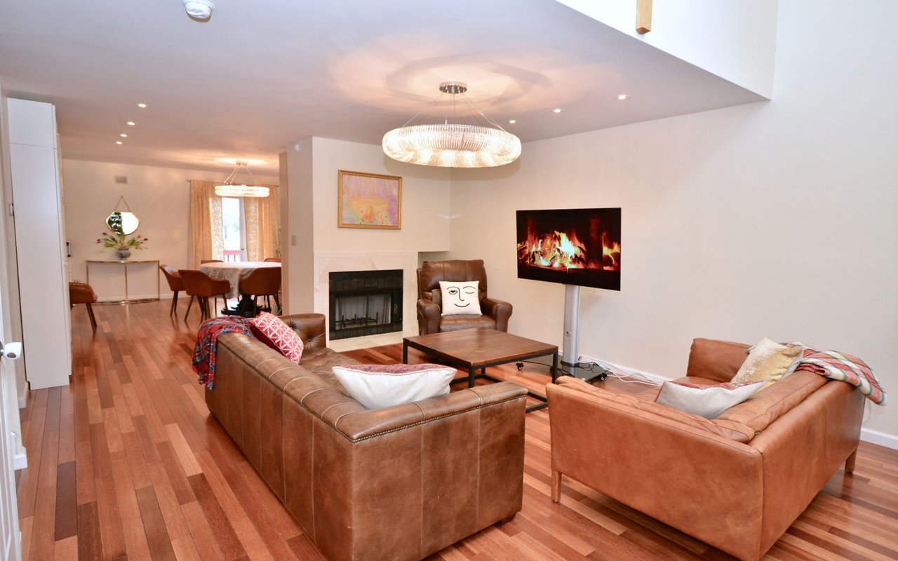 16 Lexington Ct