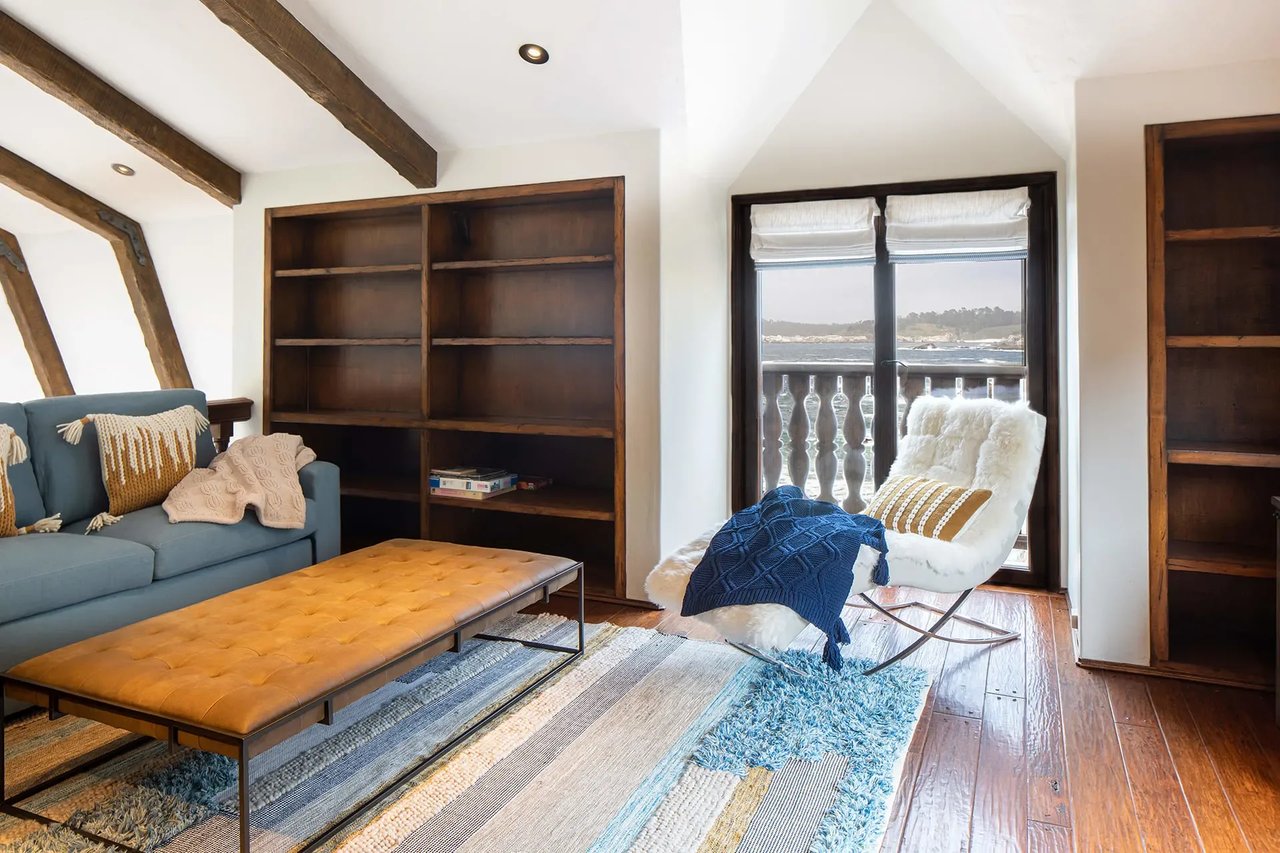 CARMEL HIGHLANDS LUXURY RENTAL - "SHIPROCK"