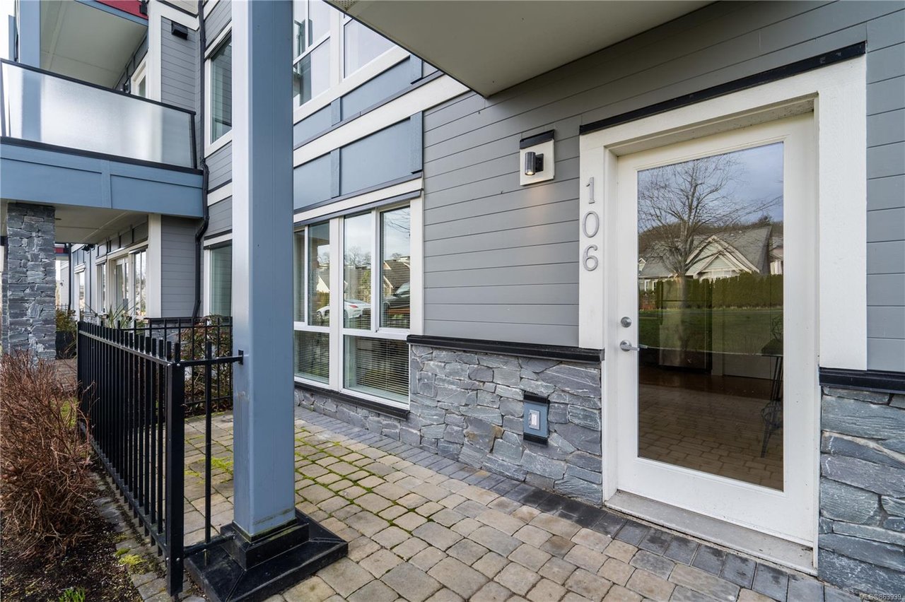 106-4050 Douglas St, Saanich
