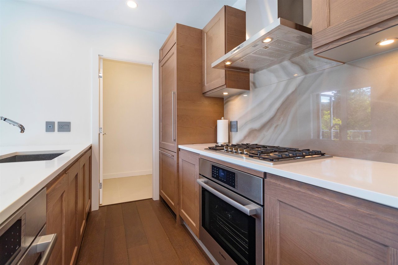 207-5681 Birney Ave
